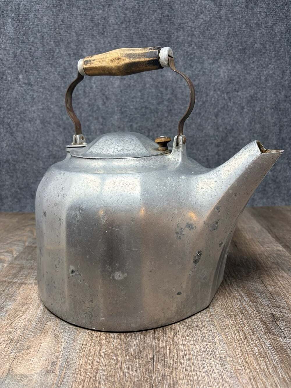 Antique Griswold 8 Quart Cast Aluminum Tea Kettle Colonial Design 538 wood han
